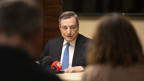 Ucraina, vertice di Draghi per l’intesa sull’invio di armi a Kiev