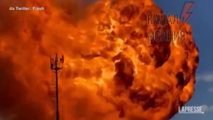 Esplode serbatoio di gas in Russia, fiamme in una stazione di rifornimento