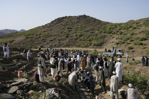 Inferno Afghanistan, oltre mille morti e tremila feriti il bilancio del terremoto