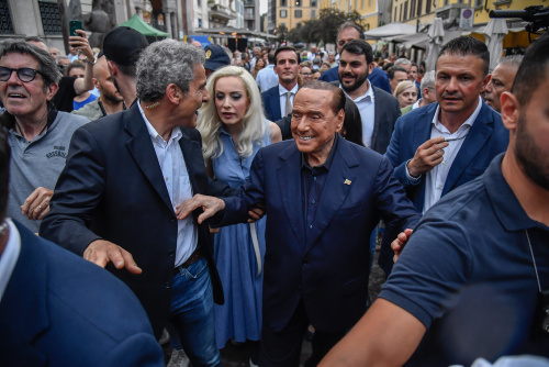 Silvio Berlusconi e Marta Fascina a Monza per sostenere il candidato sindaco di Forza Italia – FOTOGALLERY