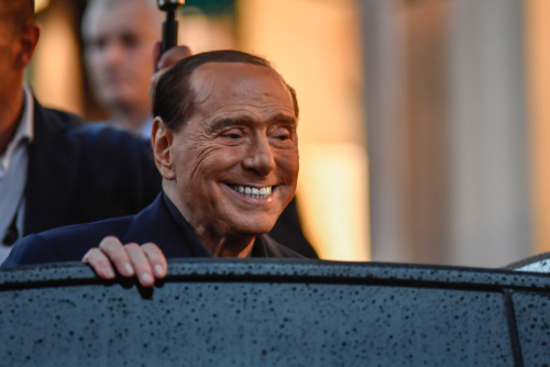 Silvio Berlusconi e Marta Fascina a Monza per sostenere il candidato sindaco di Forza Italia – FOTOGALLERY