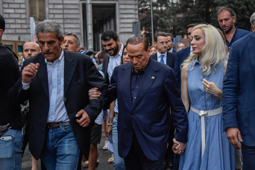 Silvio Berlusconi e Marta Fascina a Monza per sostenere il candidato sindaco di Forza Italia – FOTOGALLERY