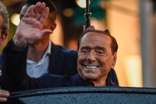 Silvio Berlusconi e Marta Fascina a Monza per sostenere il candidato sindaco di Forza Italia – FOTOGALLERY