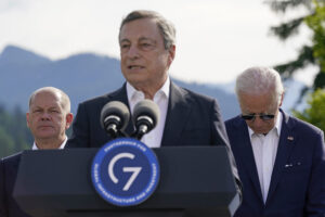 Draghi al G7: Mai più dipendenza da fonti energetiche russe. Un tetto al prezzo è obiettivo geopolitico oltre che economico e sociale