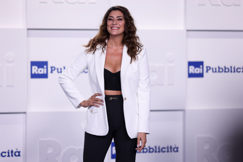 Presentati i Palinsesti Rai, tanti personaggi sul red carpet di Milano – FOTOGALLERY