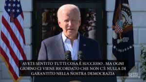 Strage Chicago, Biden: “Non c’è nulla di garantito nella nostra democrazia”