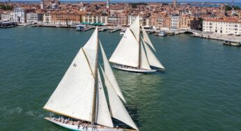 L’ammiraglia e vela storica dello Yacht Club di Monaco alla conquista dell’Adriatico: il Tuiga in laguna