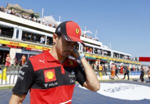 F1: Leclerc getta la vittoria contro il muro, Verstappen re di Francia