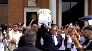 Funerali della piccola Diana, l’arcivescovo di Milano Delpini: “Sconcerto e orrore”
