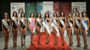 Il debutto di Miss Italia America 2022 negli Stati Uniti è alla Versace Mansion di Miami
