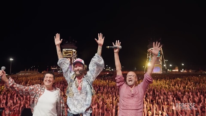 Jova Beach Party a Barletta con Checco Zalone, Morandi, Antonacci e Giuliano Sangiorgi