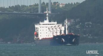 Ucraina, la nave carica di grano salpata da Odessa riparte dalla Turchia alla volta del Libano