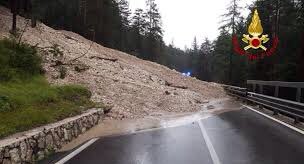 Maltempo: bomba d’acqua in Val di Fassa, oltre 200 persone sono state evacuate da vigili del fuoco e Protezione civile