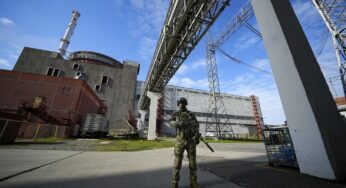 Ucraina, allarme Onu sulla centrale nucleare di Zaporizhzhia: “Un attacco è suicida”