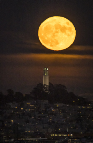 Superluna dello storione, l’ultima del 2022 con le immagini più belle dal mondo – FOTOGALLERY