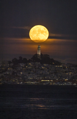 Superluna dello storione, l’ultima del 2022 con le immagini più belle dal mondo – FOTOGALLERY