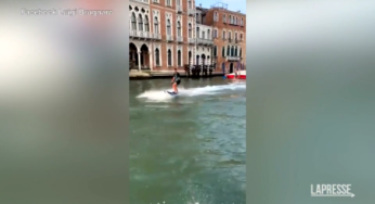 Wakeboard sul Canal Grande a Venezia
