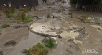 Maltempo: in Nuova Zelanda fiumi di fango e strade allagate, centinaia di evacuati
