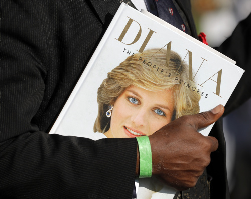 Tributo all’amata Lady Diana – FOTOGALLERY
