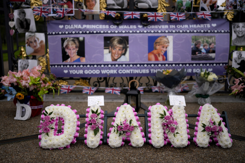 Tributo all’amata Lady Diana – FOTOGALLERY