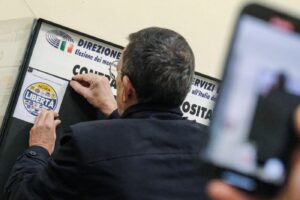 Europee, i simboli al Viminale: la fiamma per FdI, ‘pace’ in contrassegno M5S