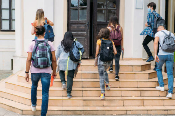 Roma, abusi sugli studenti: arrestato un docente di una scuola superiore