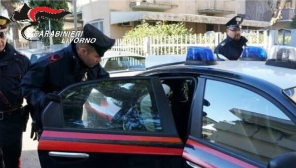 Caporalato, migranti pagati 97 cent l’ora per raccogliere olive: 10 arresti in Toscana