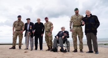 D-Day, celebrazioni a Omaha Beach per gli 80 anni dallo sbarco in Normandia